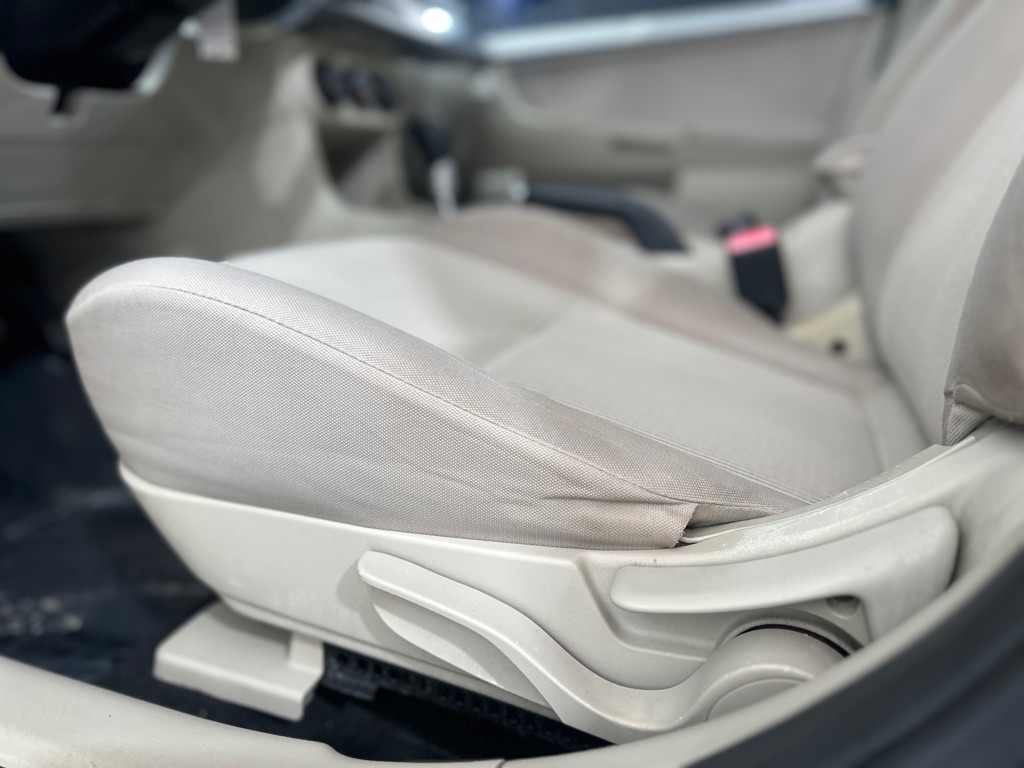 Mitsubishi Lancer ES 2011