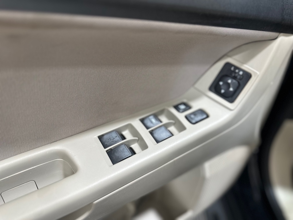 Mitsubishi Lancer ES 2011