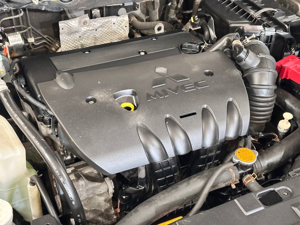 Mitsubishi Lancer ES 2011