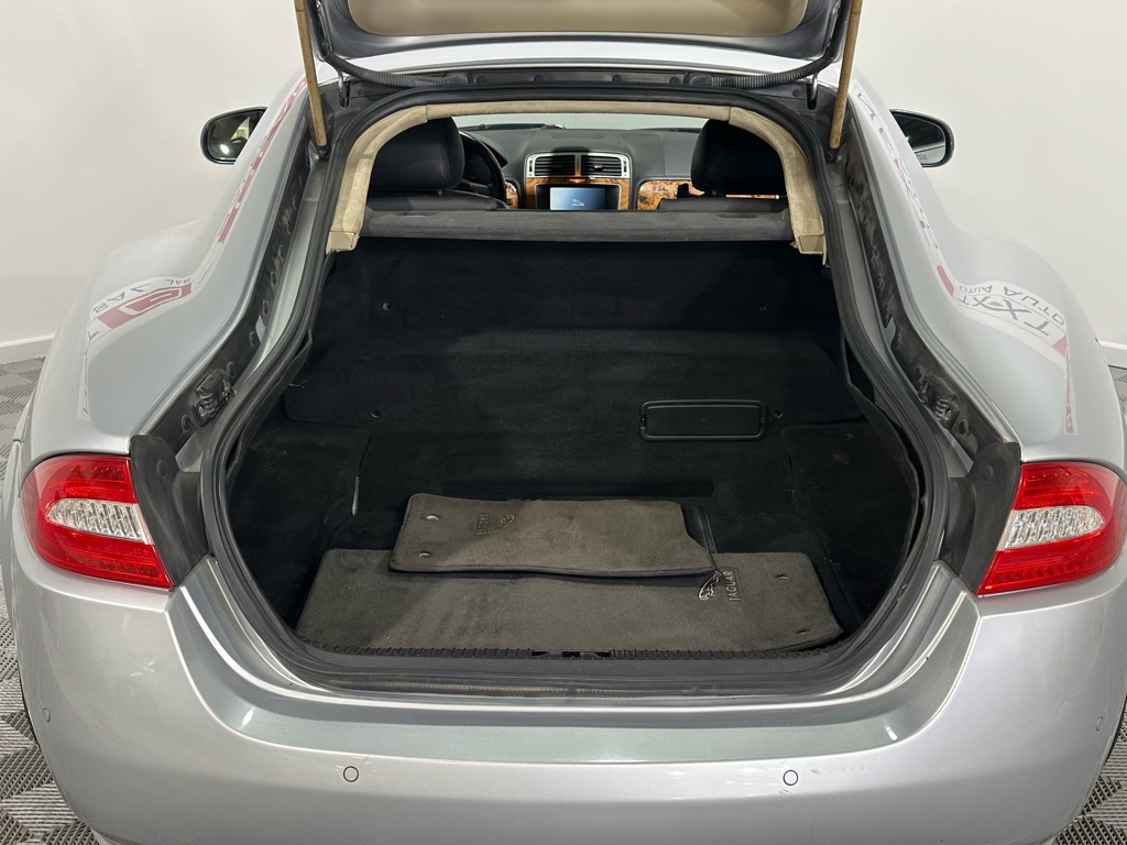 Jaguar XK-Series XK Portfolio Coupe 2010