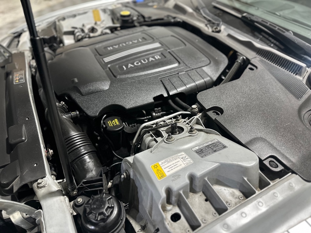 Jaguar XK-Series XK Portfolio Coupe 2010