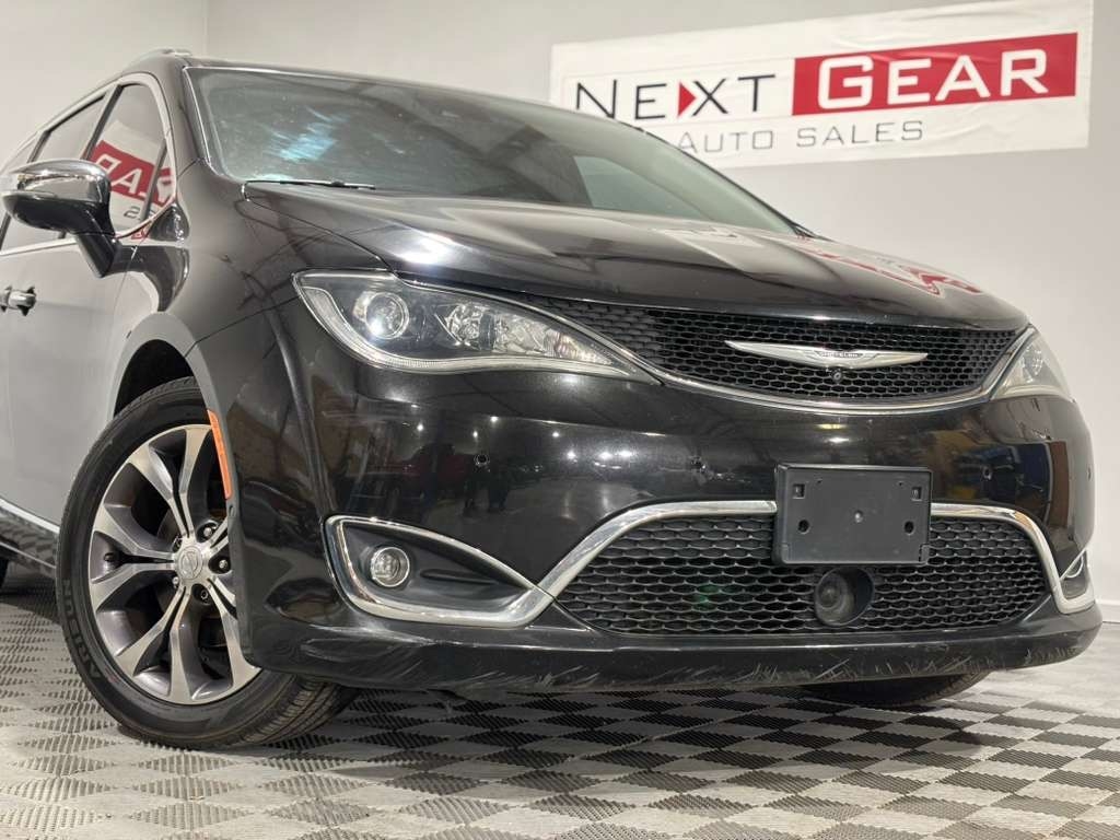 Chrysler Pacifica Limited 2017