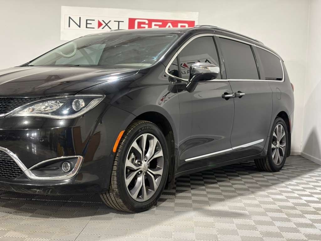 Chrysler Pacifica Limited 2017