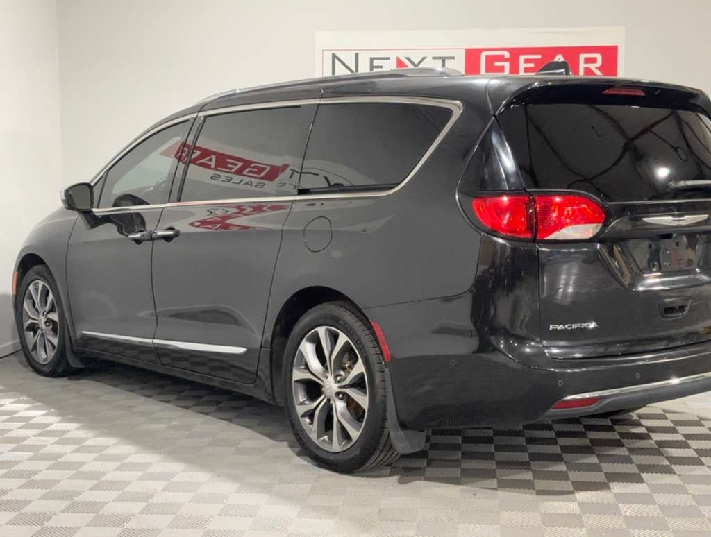 Chrysler Pacifica Limited 2017