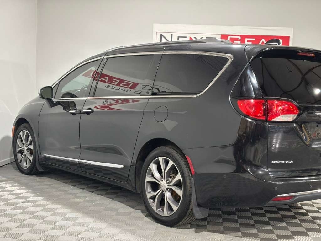 Chrysler Pacifica Limited 2017