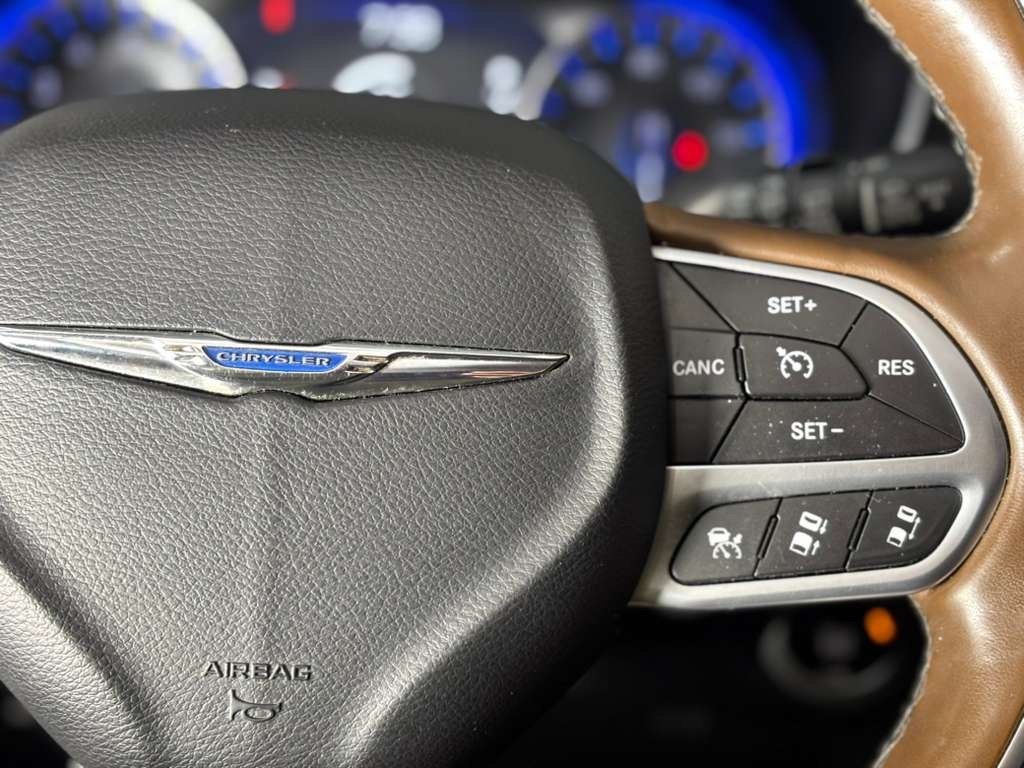 Chrysler Pacifica Limited 2017