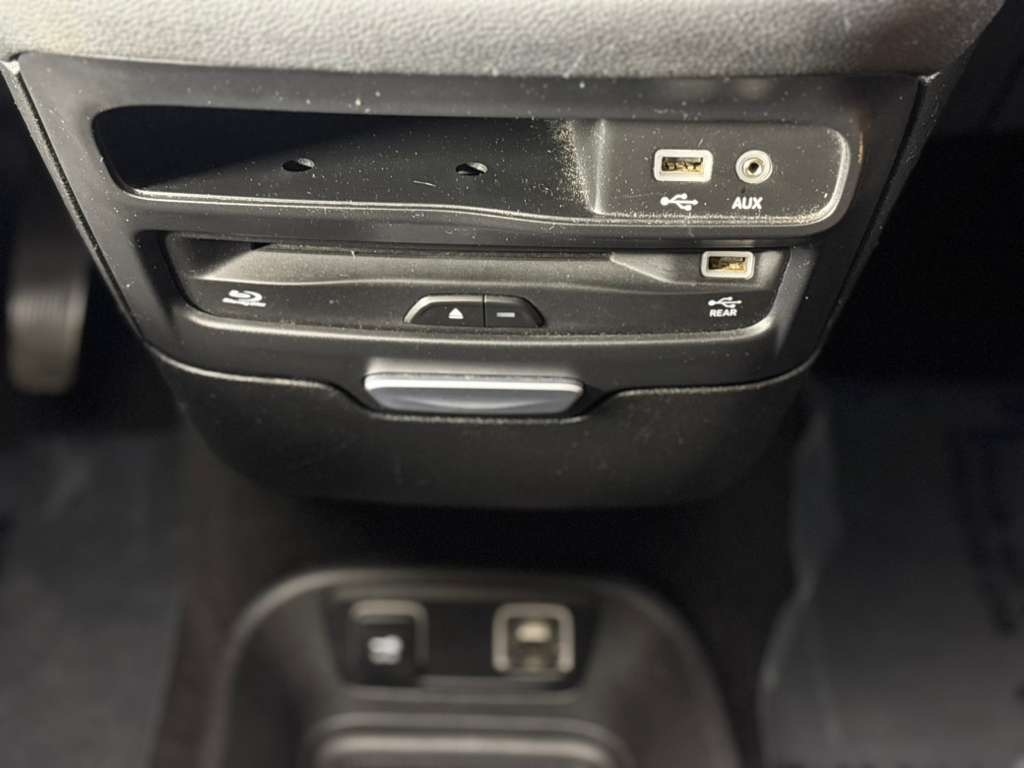 Chrysler Pacifica Limited 2017