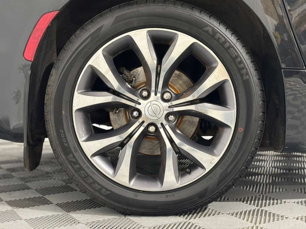 Chrysler Pacifica Limited 2017