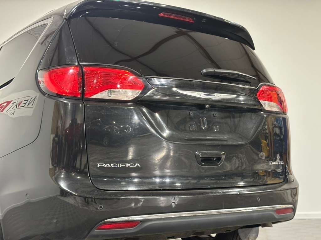 Chrysler Pacifica Limited 2017