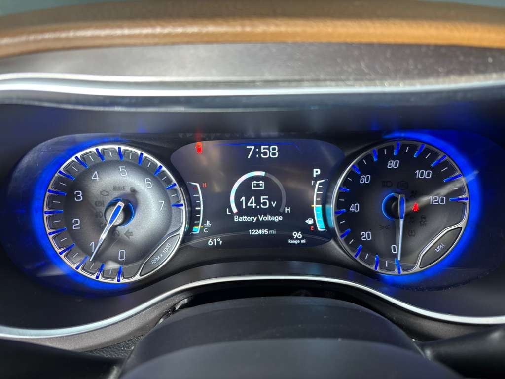 Chrysler Pacifica Limited 2017