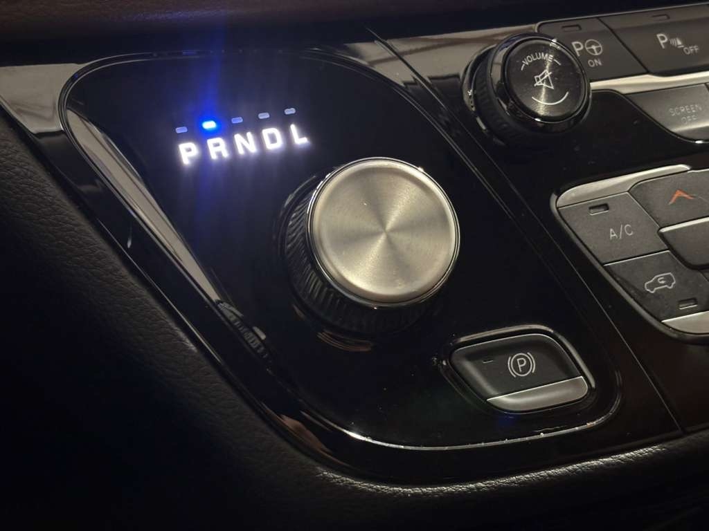 Chrysler Pacifica Limited 2017