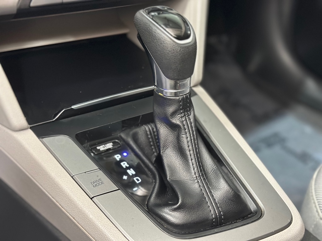 Hyundai Elantra SE 2017