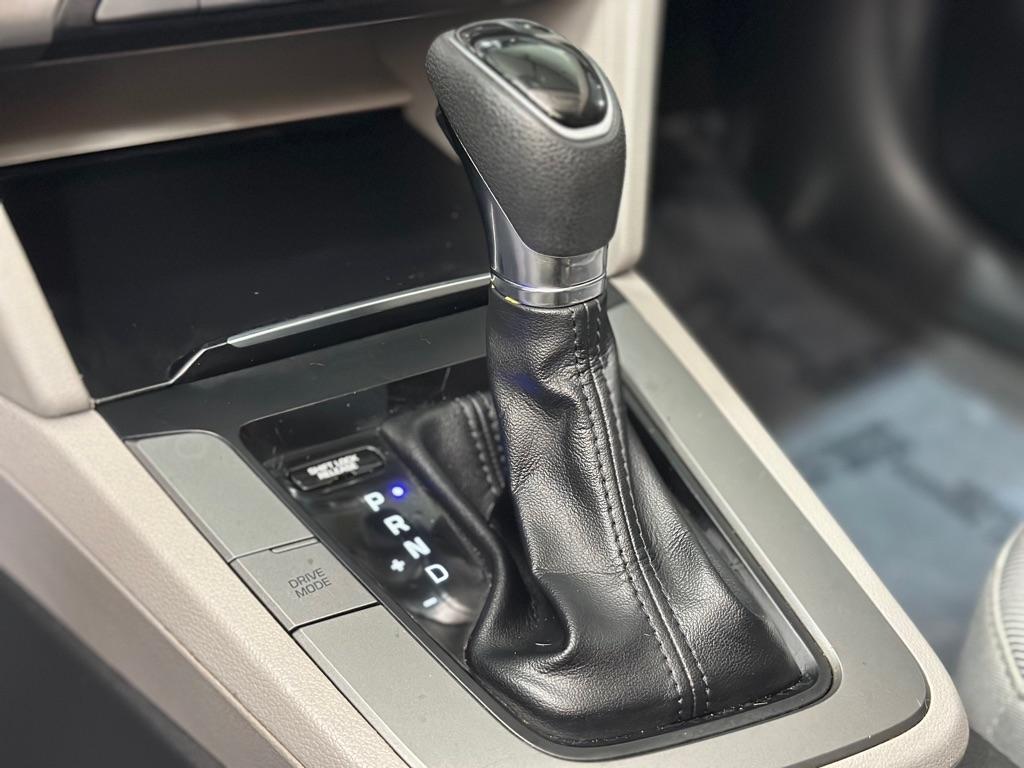 Hyundai Elantra SE 2017