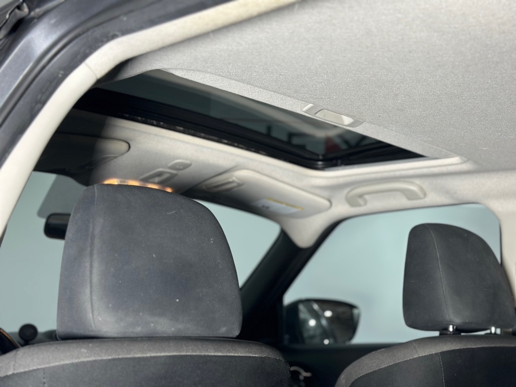 Nissan Juke S FWD 2015