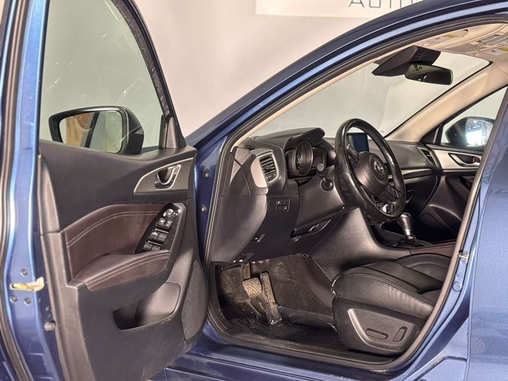 Mazda MAZDA3 s Touring AT 4-Door 2018