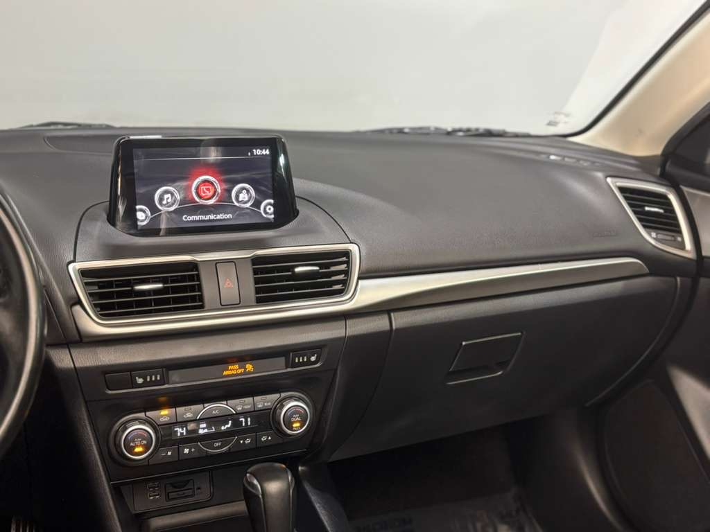 Mazda MAZDA3 s Touring AT 4-Door 2018