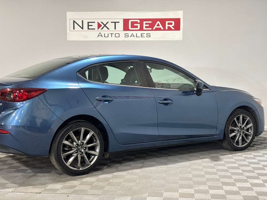 Mazda MAZDA3 s Touring AT 4-Door 2018