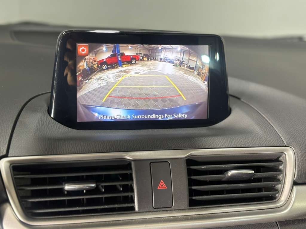 Mazda MAZDA3 s Touring AT 4-Door 2018