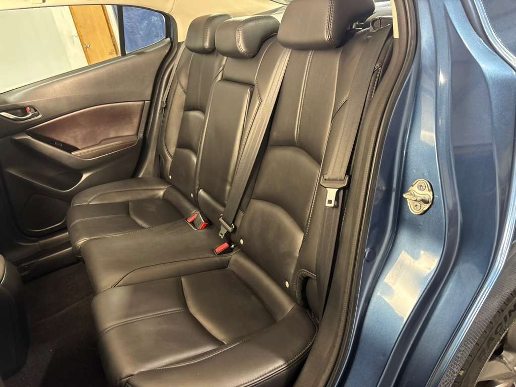 Mazda MAZDA3 s Touring AT 4-Door 2018