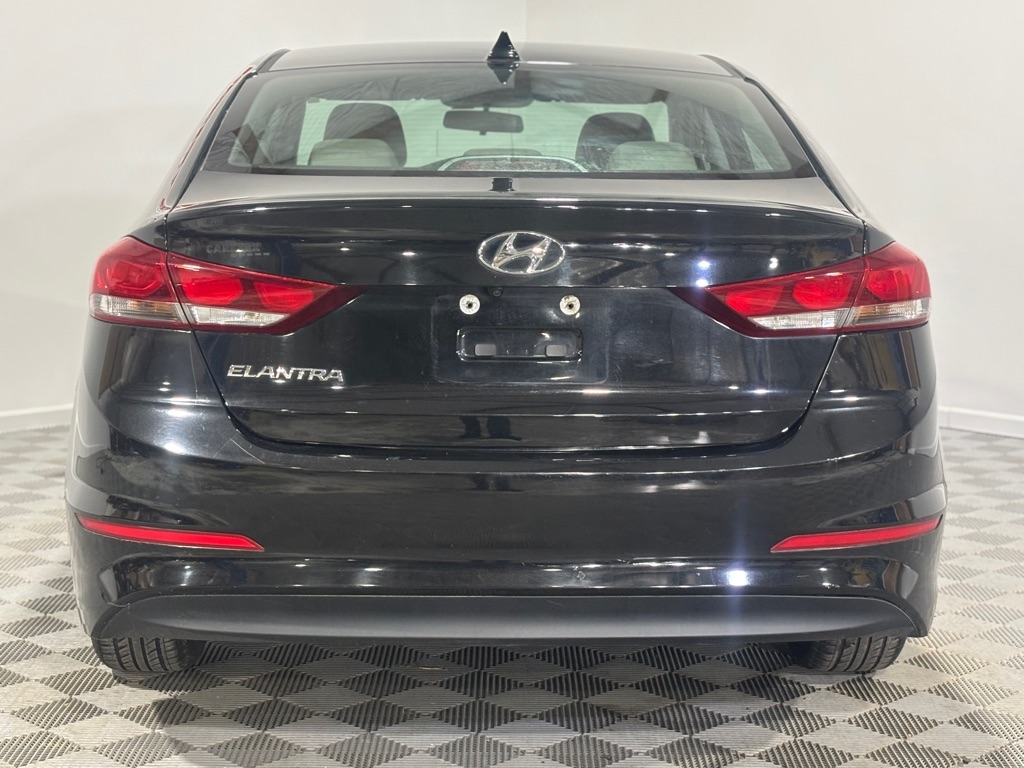Hyundai Elantra Value Edition 6A 2017