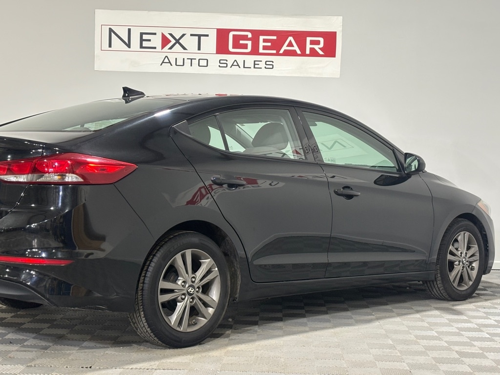 Hyundai Elantra Value Edition 6A 2017