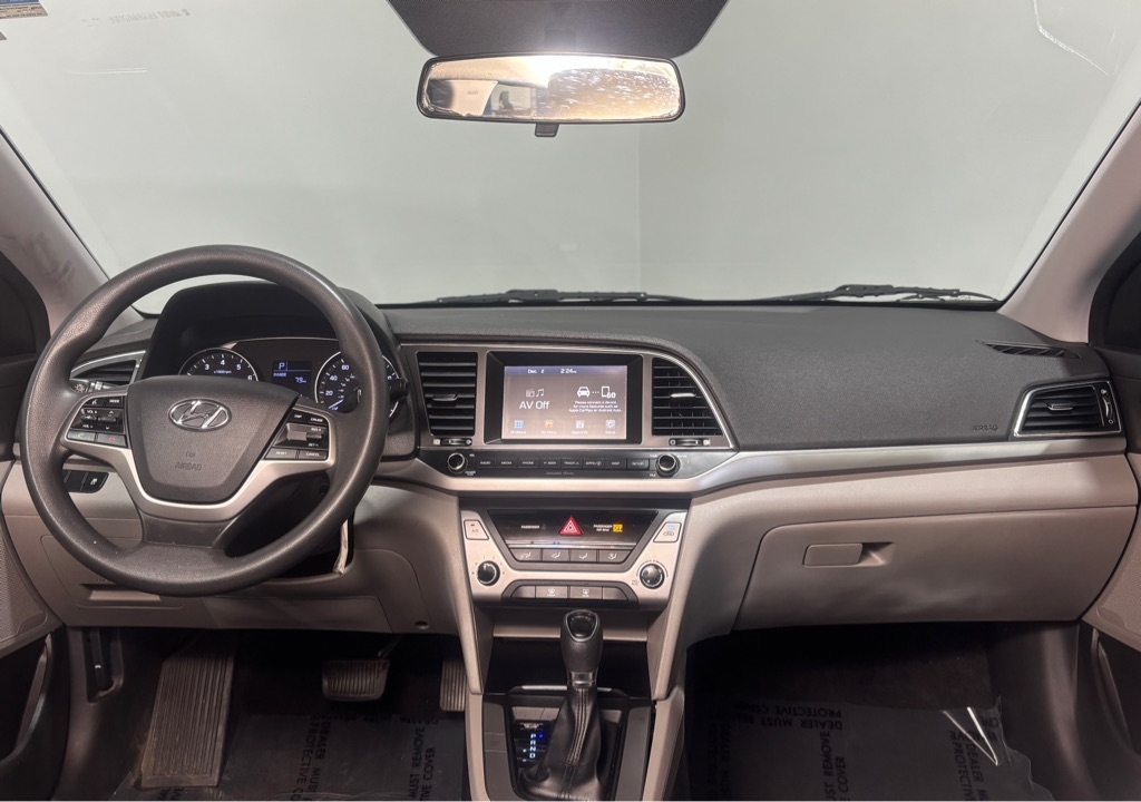 Hyundai Elantra Value Edition 6A 2017