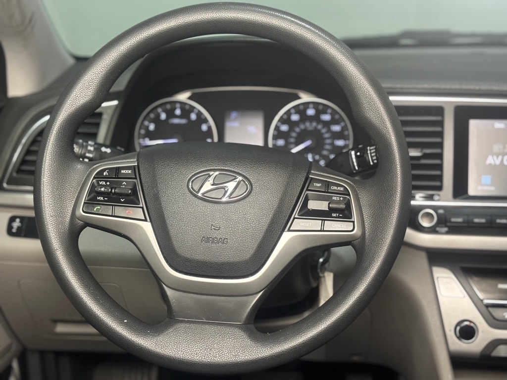 Hyundai Elantra Value Edition 6A 2017