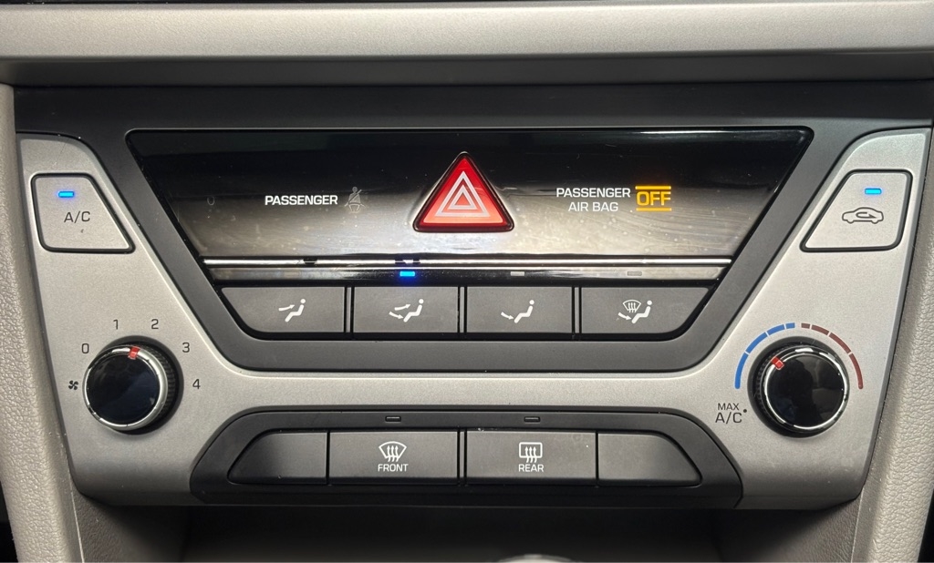 Hyundai Elantra Value Edition 6A 2017