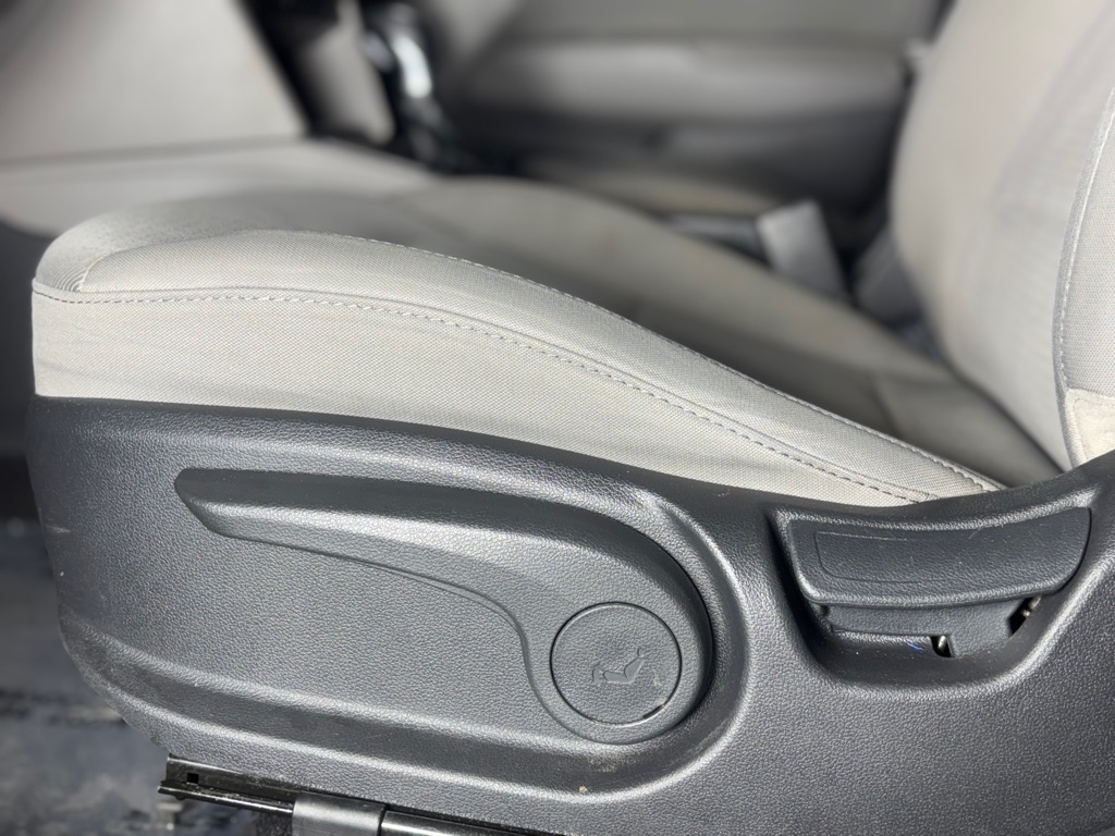 Hyundai Elantra Value Edition 6A 2017