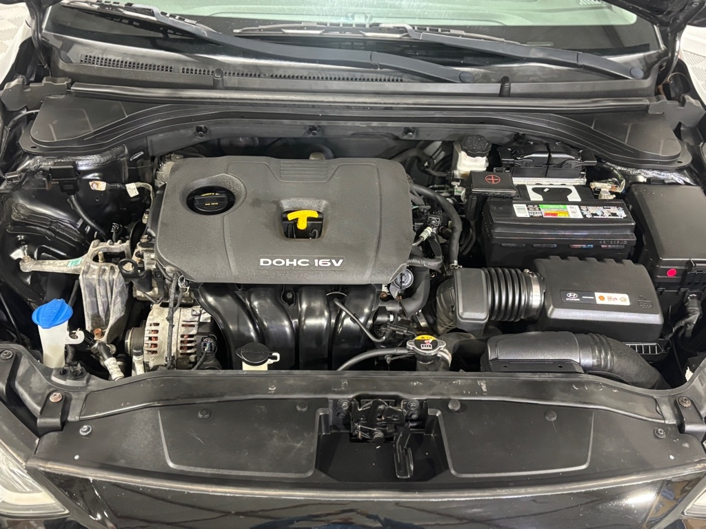 Hyundai Elantra Value Edition 6A 2017