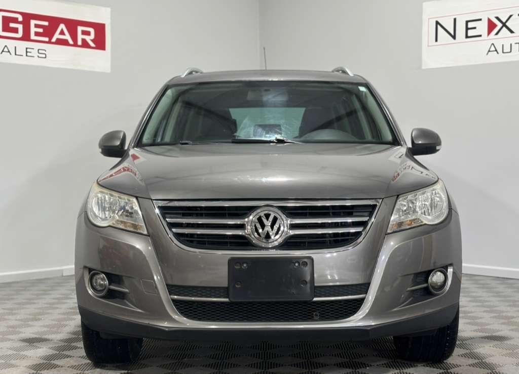 Volkswagen Tiguan S 4Motion 2011