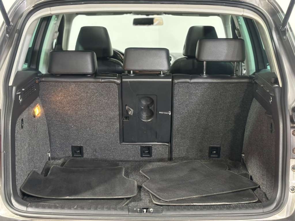 Volkswagen Tiguan S 4Motion 2011