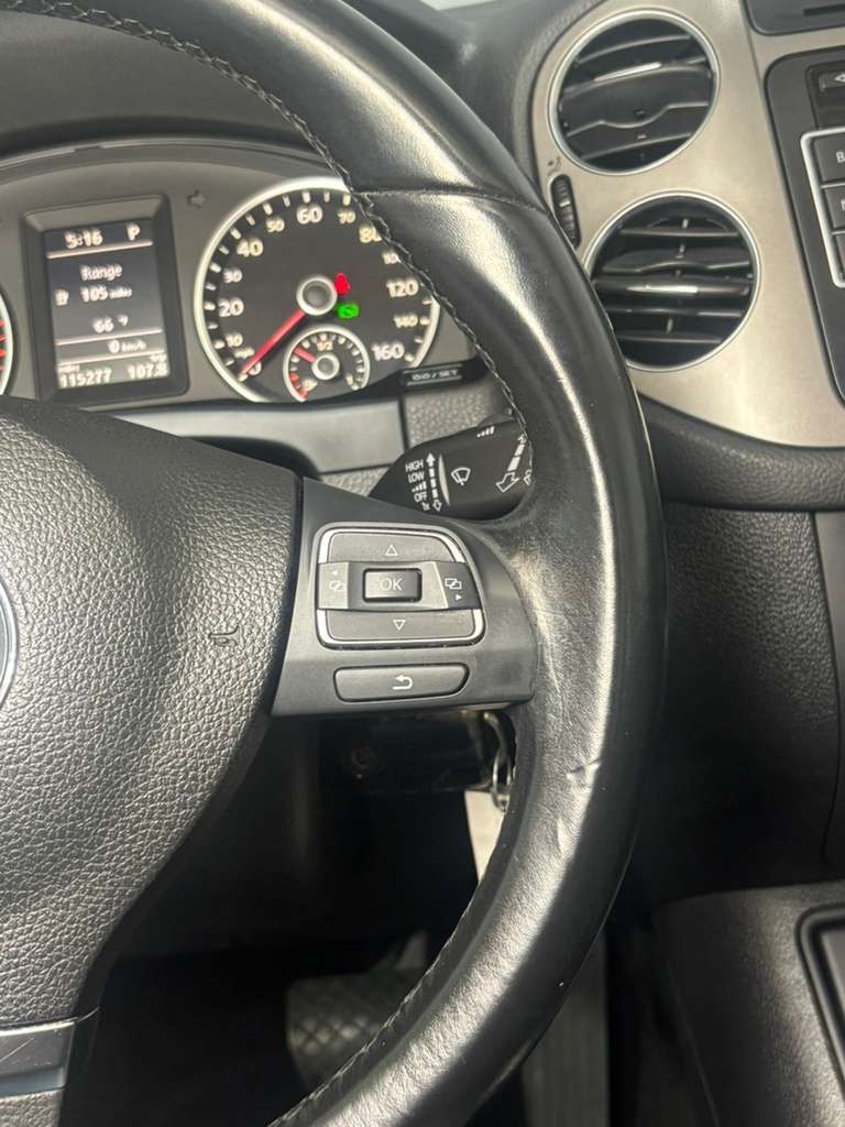 Volkswagen Tiguan S 4Motion 2011