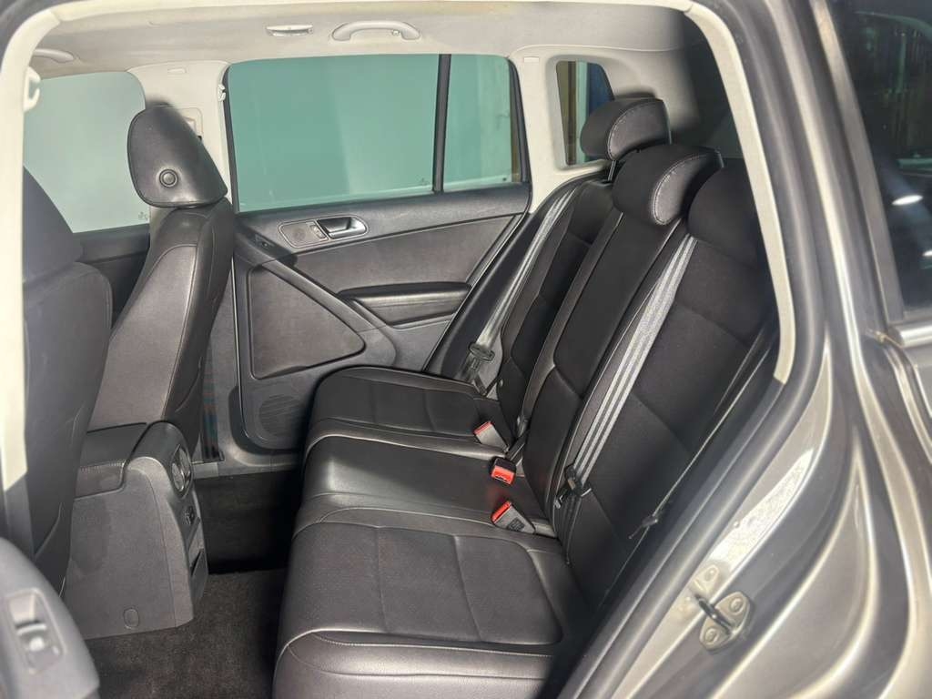 Volkswagen Tiguan S 4Motion 2011