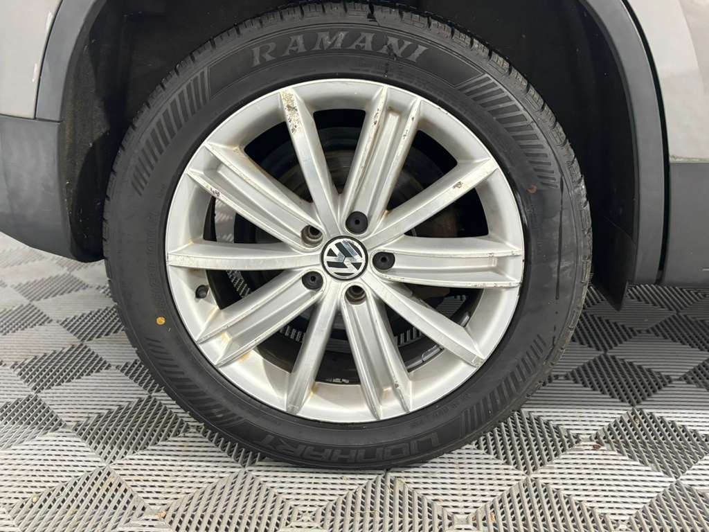 Volkswagen Tiguan S 4Motion 2011