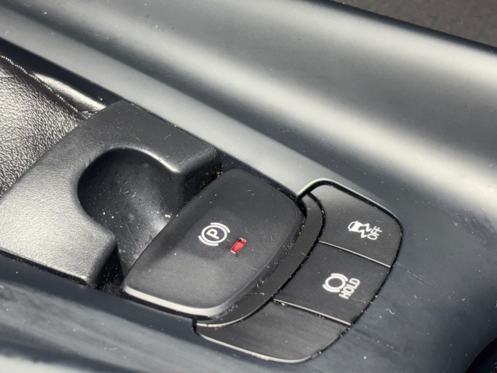 Toyota C-HR XLE 2018