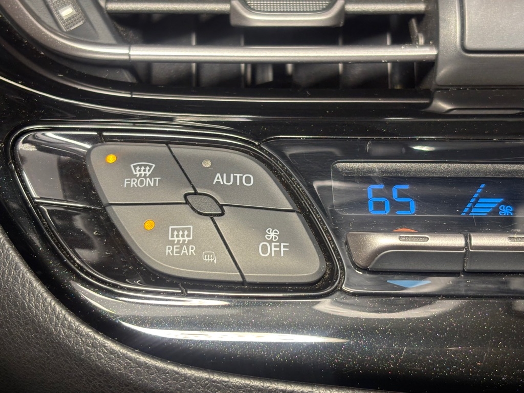 Toyota C-HR XLE 2018