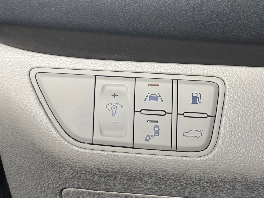 Genesis G70 2.0T Advanced 2019