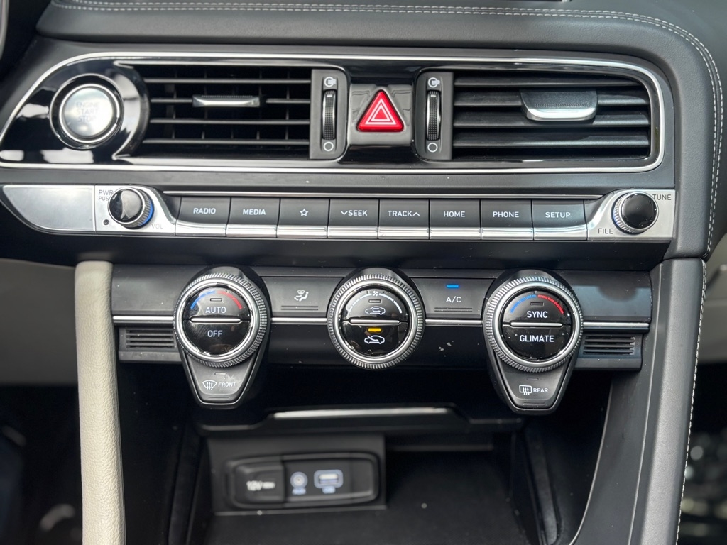 Genesis G70 2.0T Advanced 2019