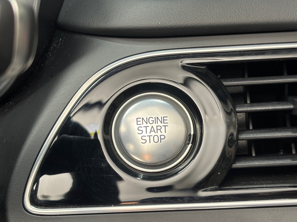 Genesis G70 2.0T Advanced 2019