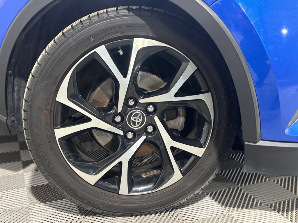 Toyota C-HR XLE 2018