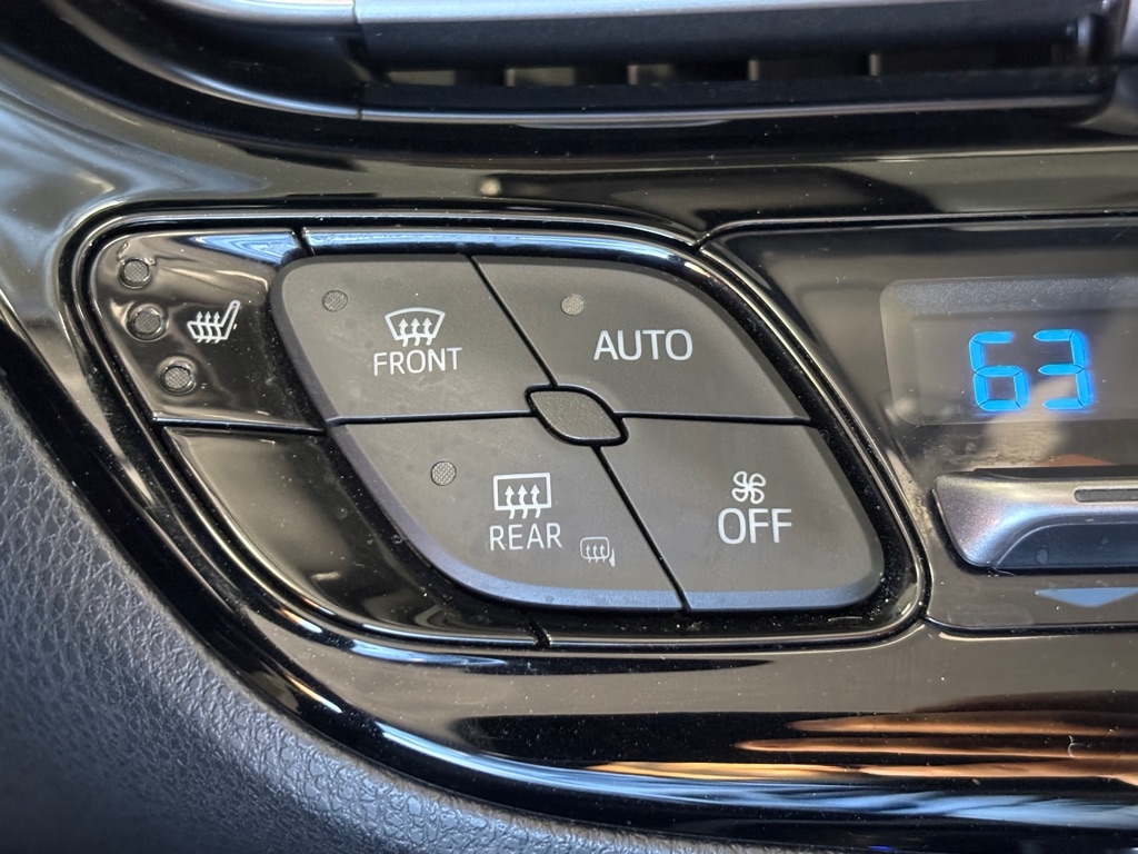 Toyota C-HR XLE 2018