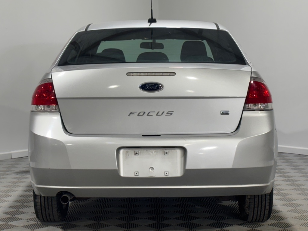 Ford Focus SE Sedan 2010