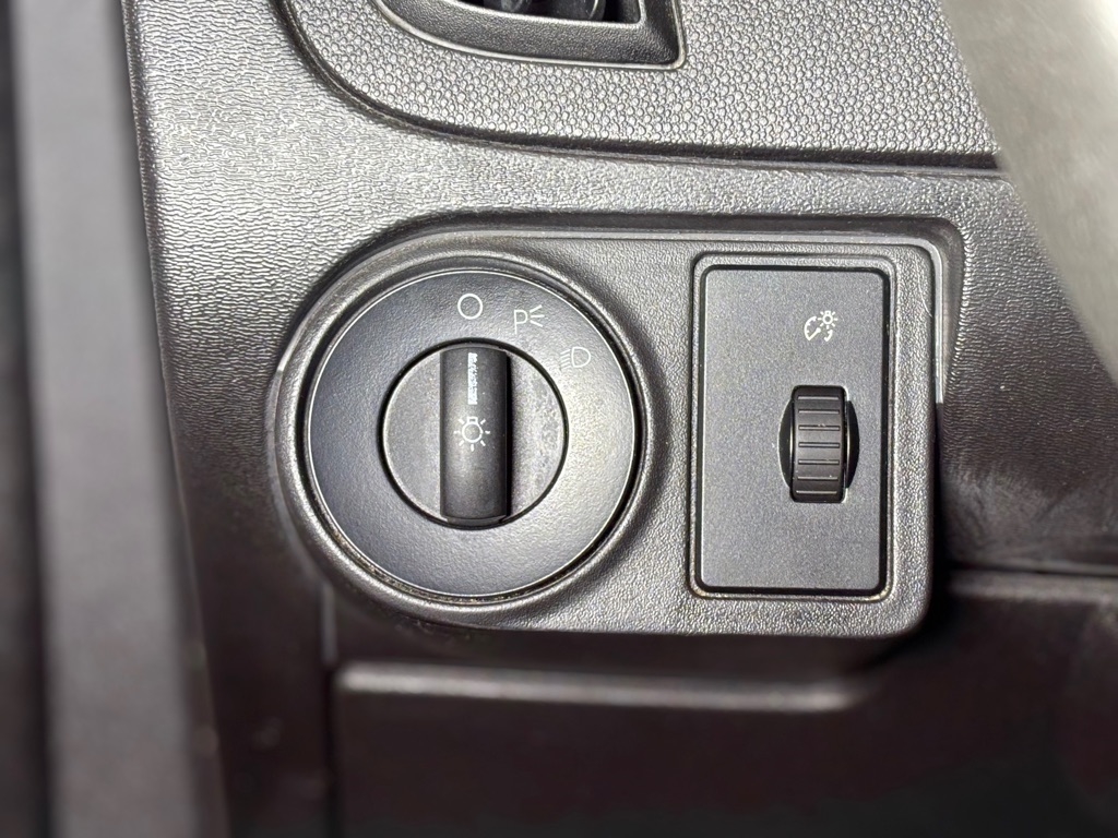 Ford Focus SE Sedan 2010