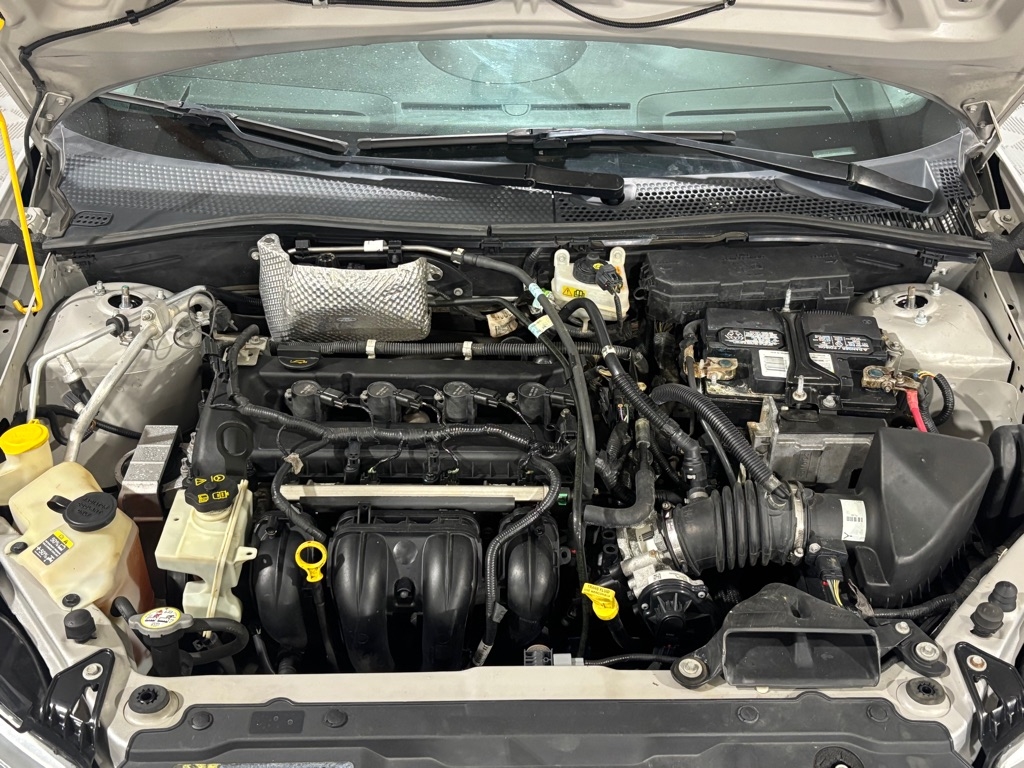 Ford Focus SE Sedan 2010