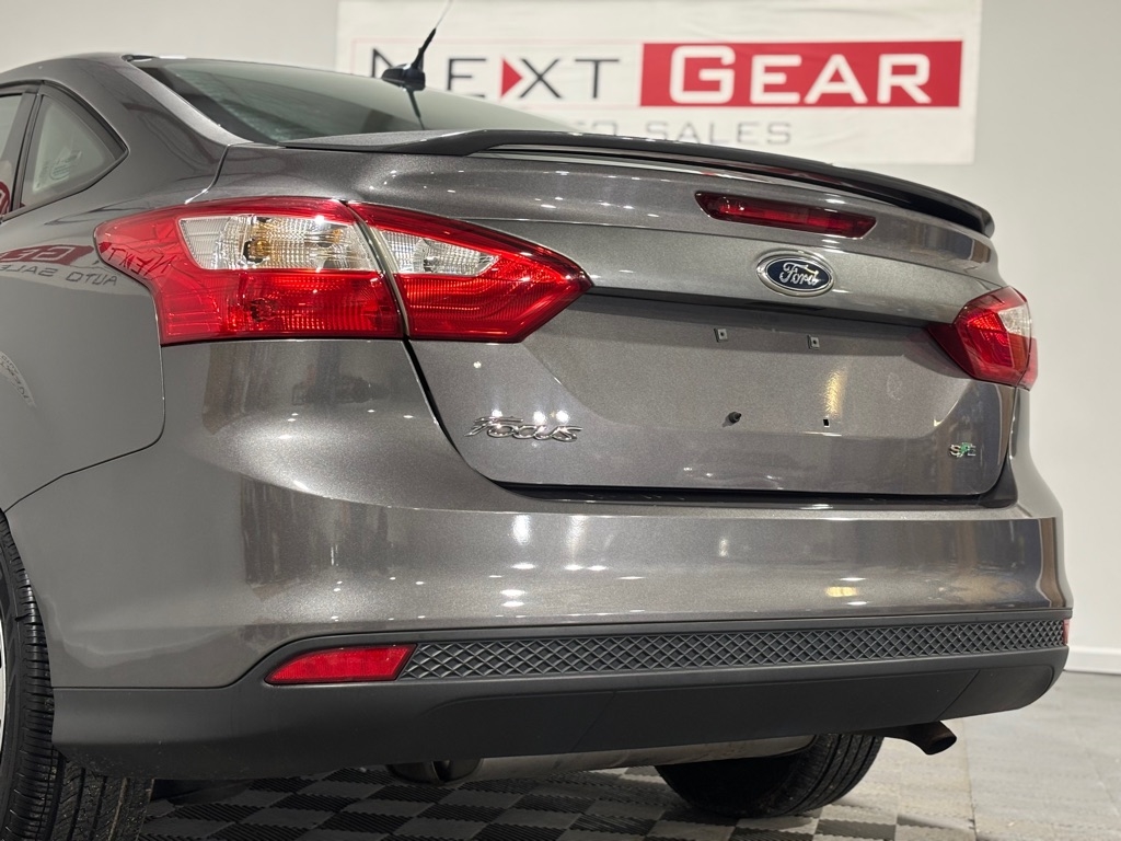 Ford Focus SE Sedan 2012