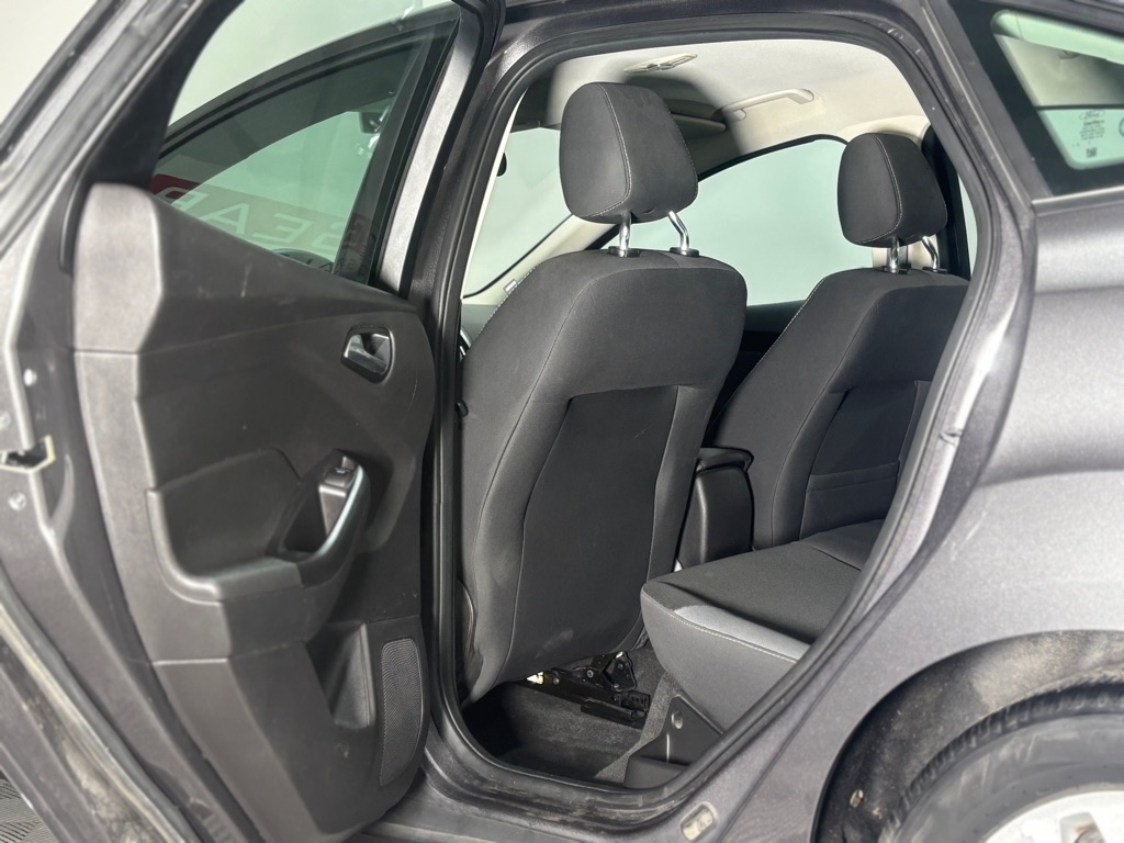 Ford Focus SE Sedan 2012