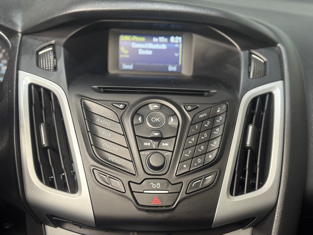 Ford Focus SE Sedan 2012