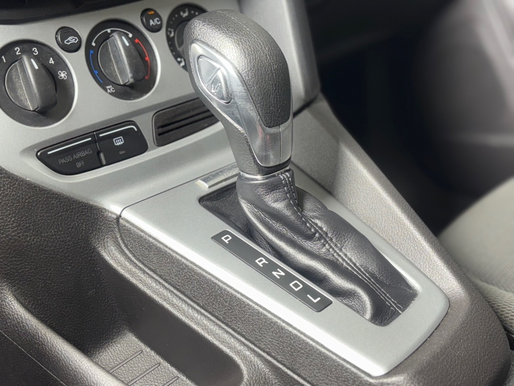 Ford Focus SE Sedan 2012