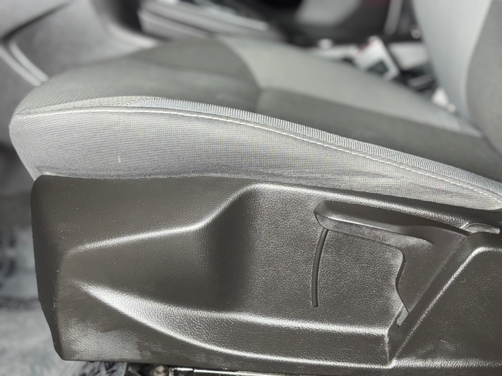 Ford Focus SE Sedan 2012